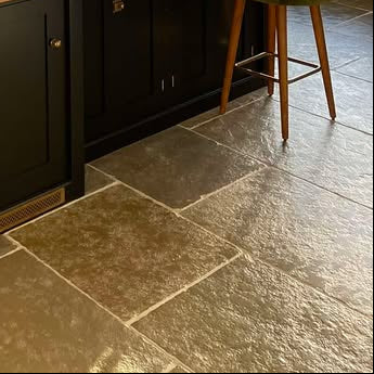 Farmland Tumbled Limestone Flagstone 40cmxRandom Length