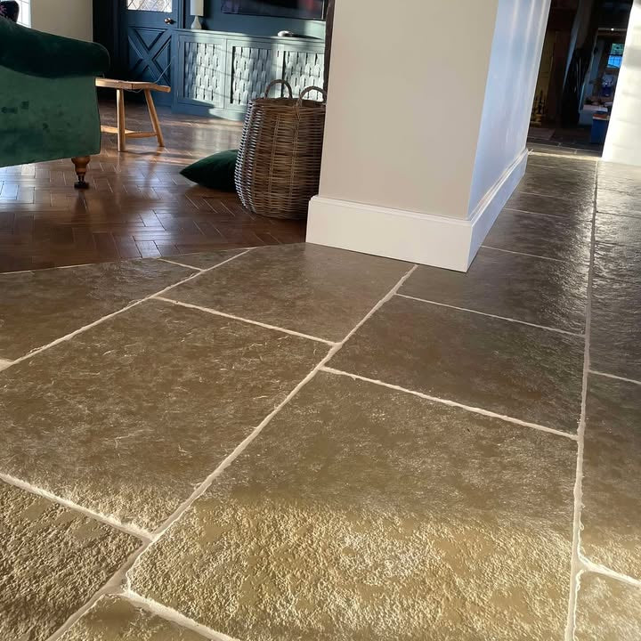 Farmland Tumbled Limestone Flagstone 60cmx90cm