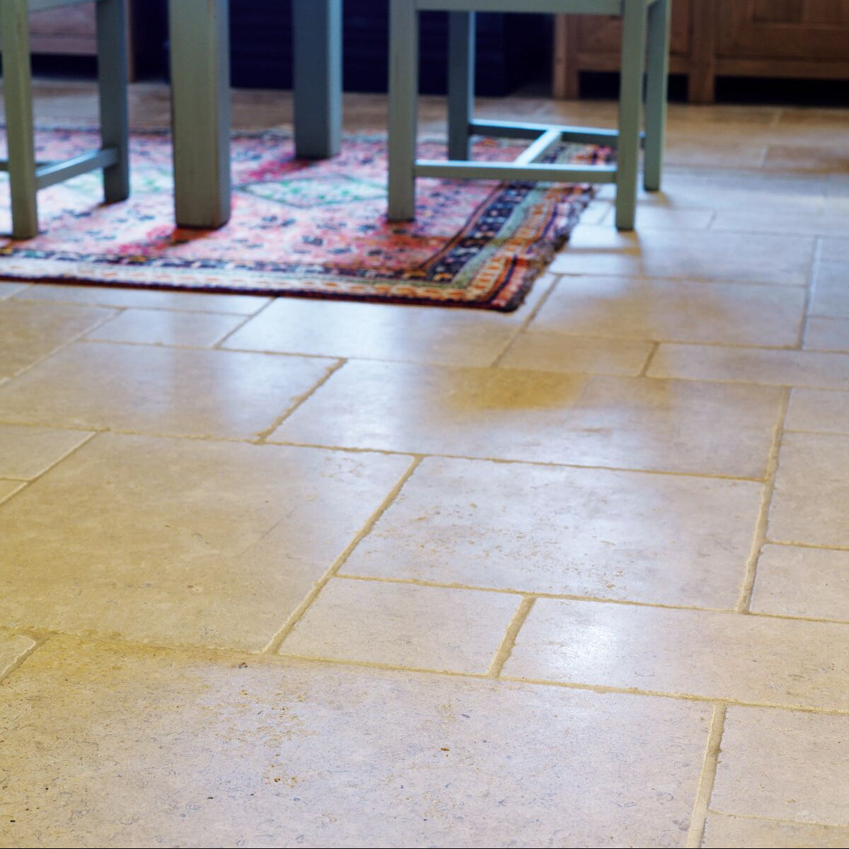 Cathedral Antique Limestone 40x40cm