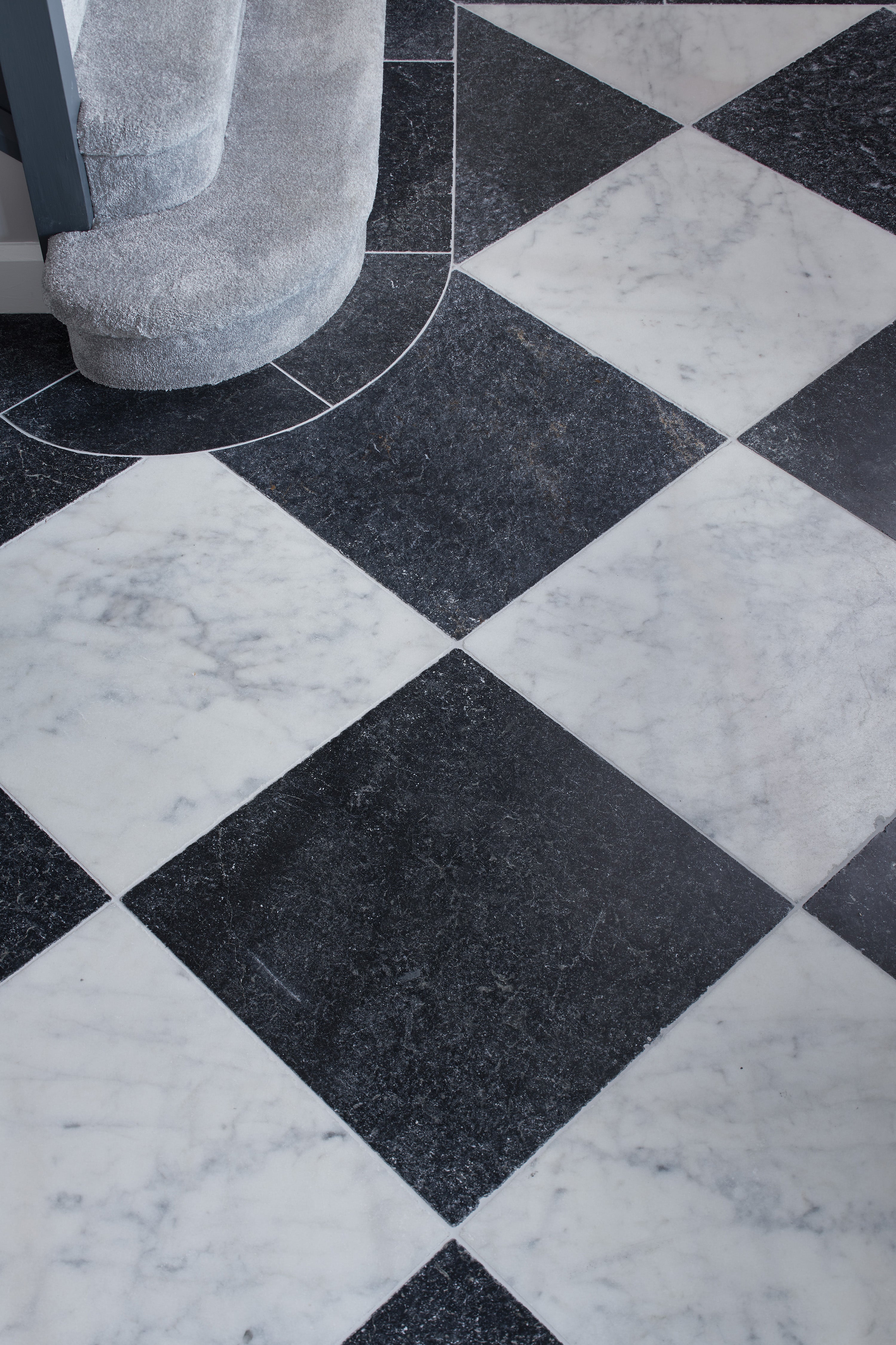 Long Island Tumbled Marble 40.6x40.6cm
