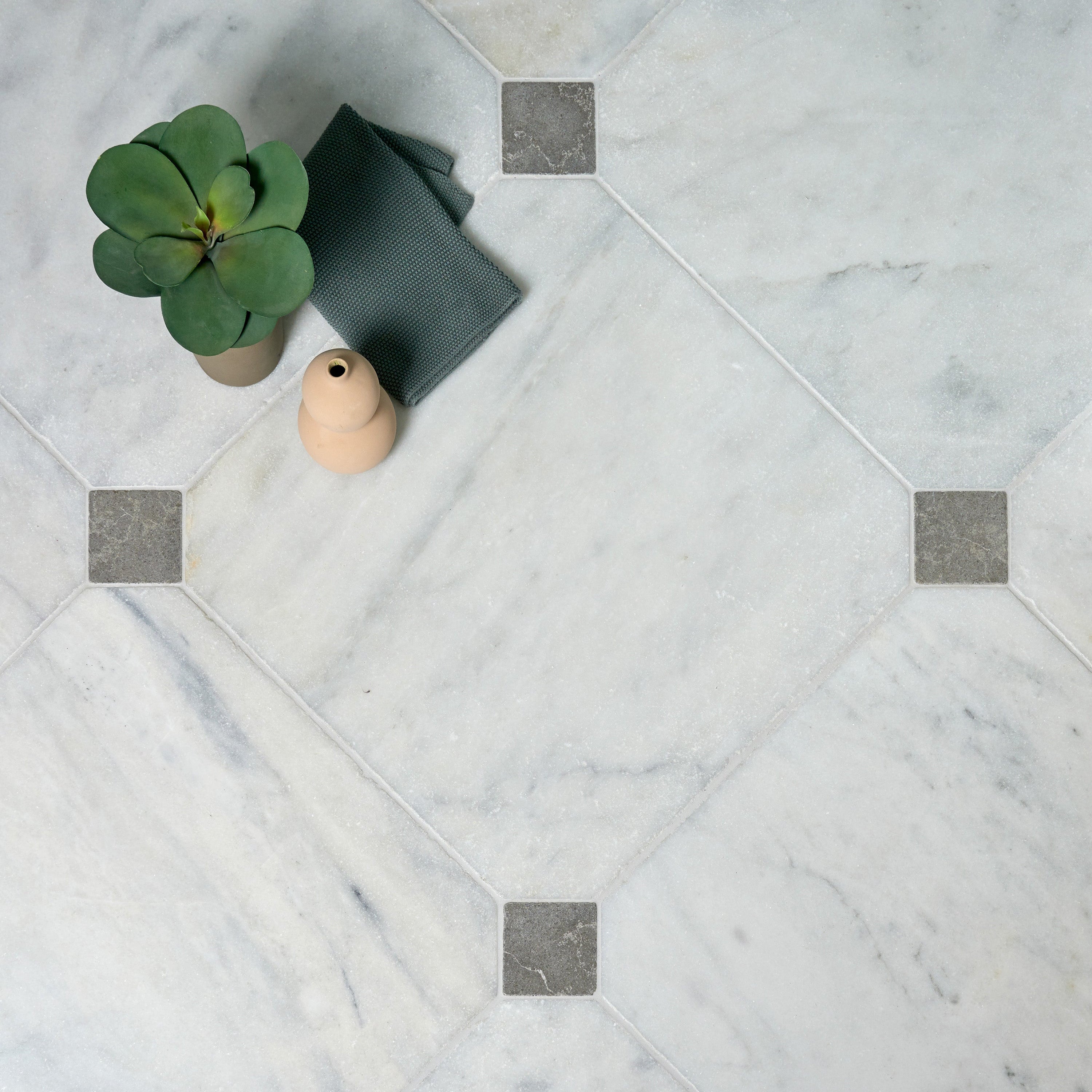 Long Island Tumbled Marble 40.6x40.6cm
