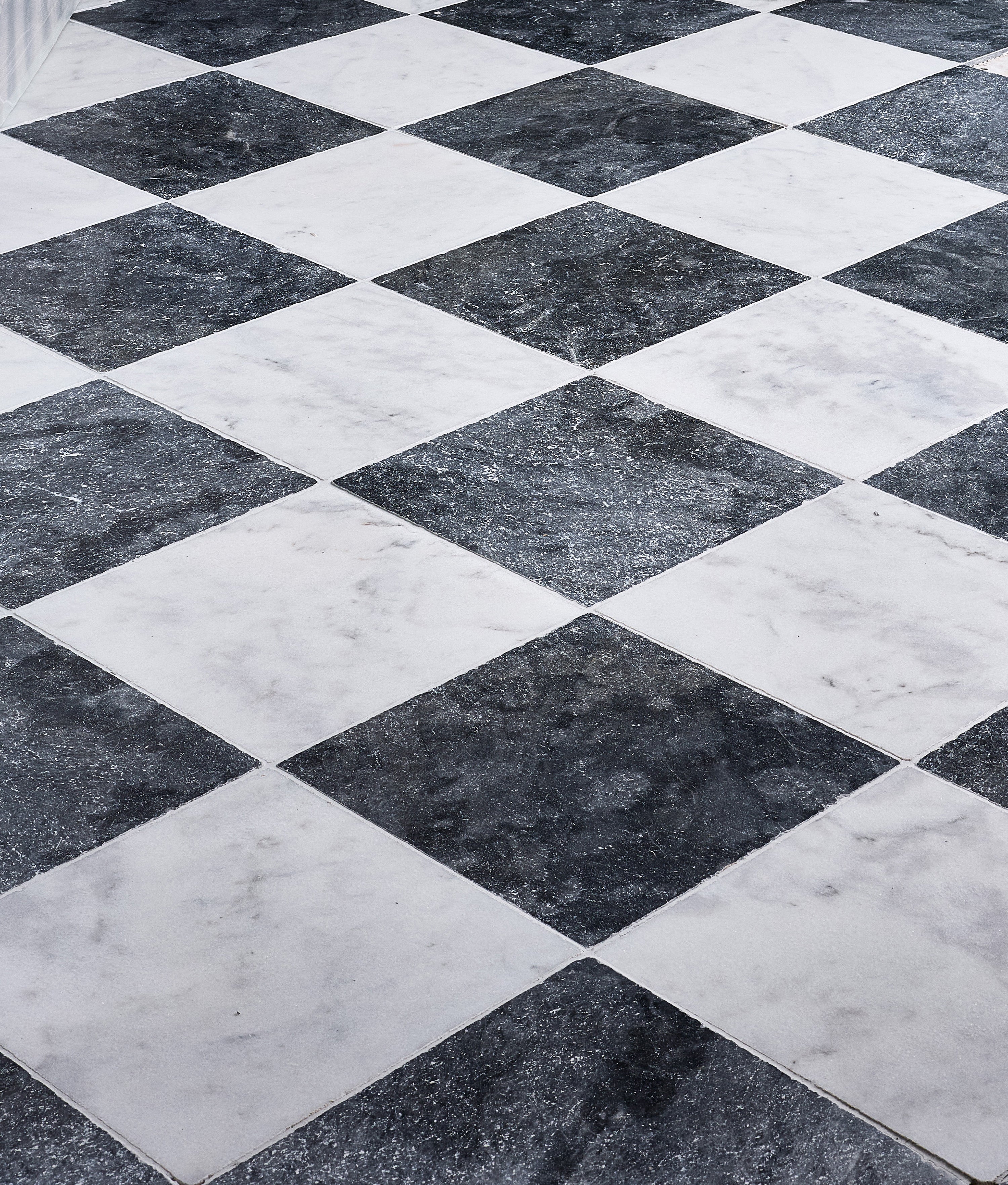 Long Island Tumbled Marble 40.6x40.6cm