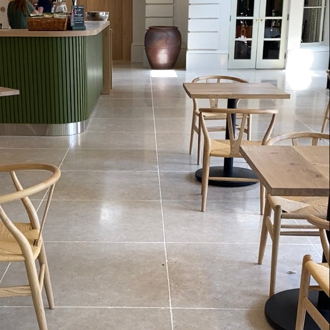 Oldmere Tumbled Limestone 90x90cm