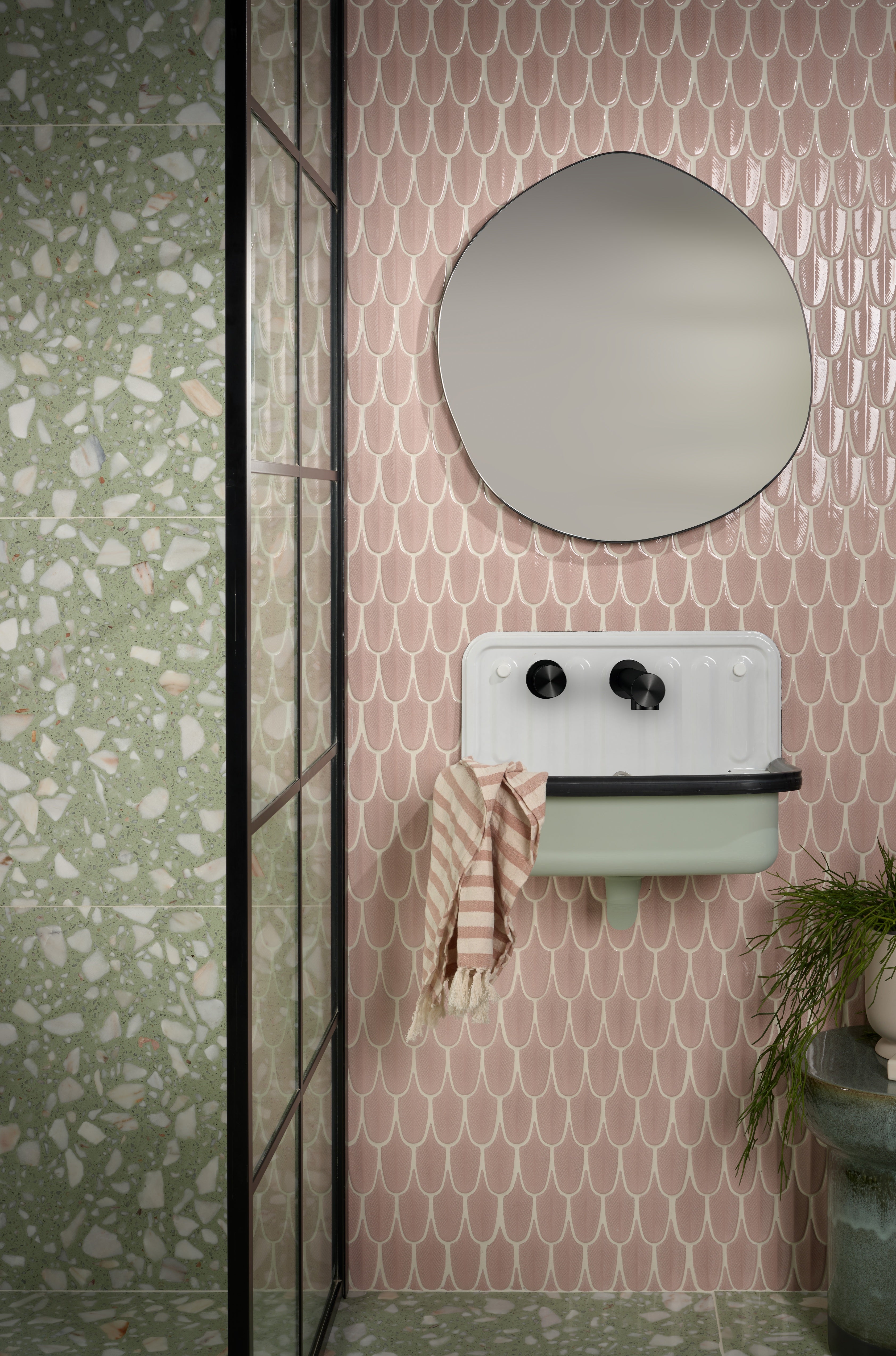 Preen Mosaic Blush 30.5x30cm