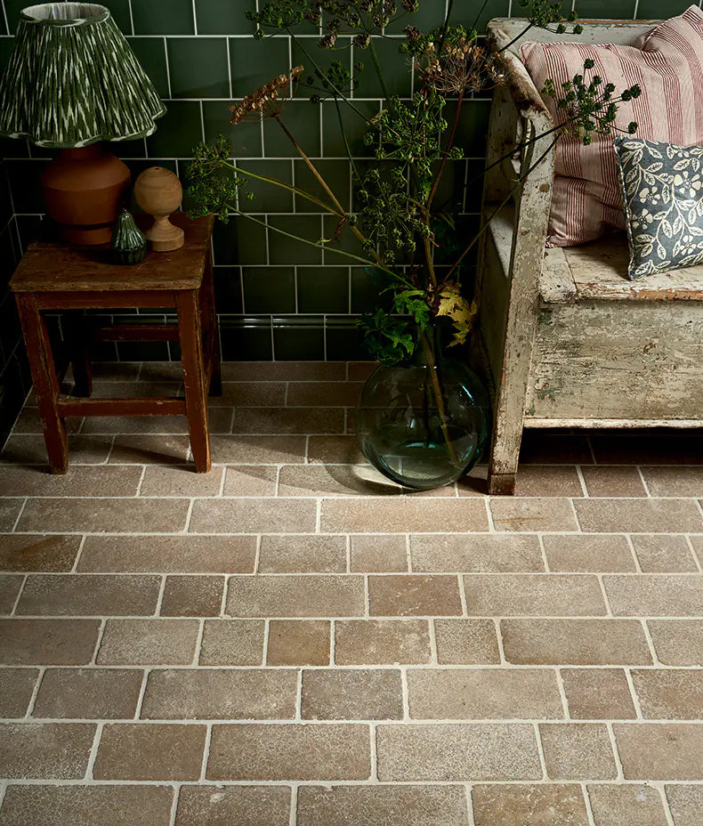 Wychwood Limestone Tumbled and Etched Cobbles 13xRandomx2.8cm