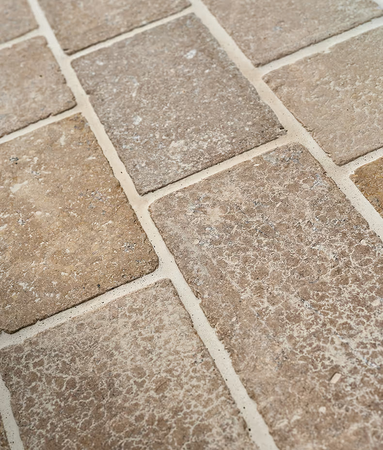 Wychwood Limestone Tumbled and Etched Cobbles 13xRandomx2.8cm