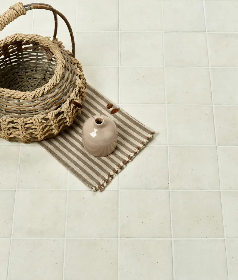 Menara White Matt 15x15cm