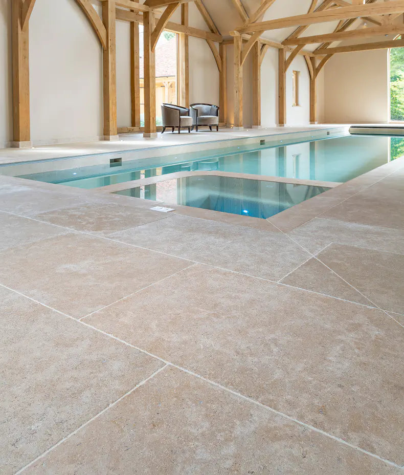 Wychwood Limestone Tumbled and Etched Finish 60xRandomx2cm