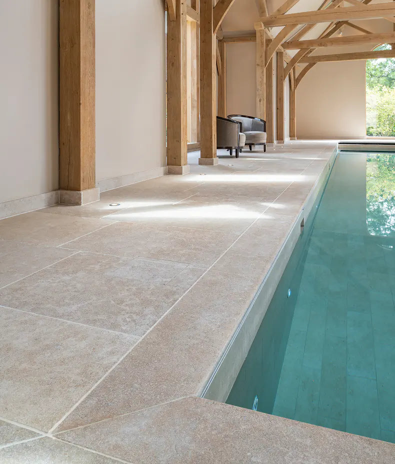 Wychwood Limestone Tumbled and Etched Finish 60xRandomx2cm