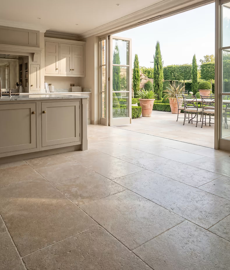 Wychwood Limestone Tumbled and Etched Finish 60xRandomx2cm
