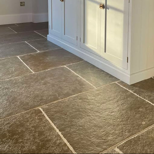 Farmland Tumbled Limestone Flagstone 60cmx90cm