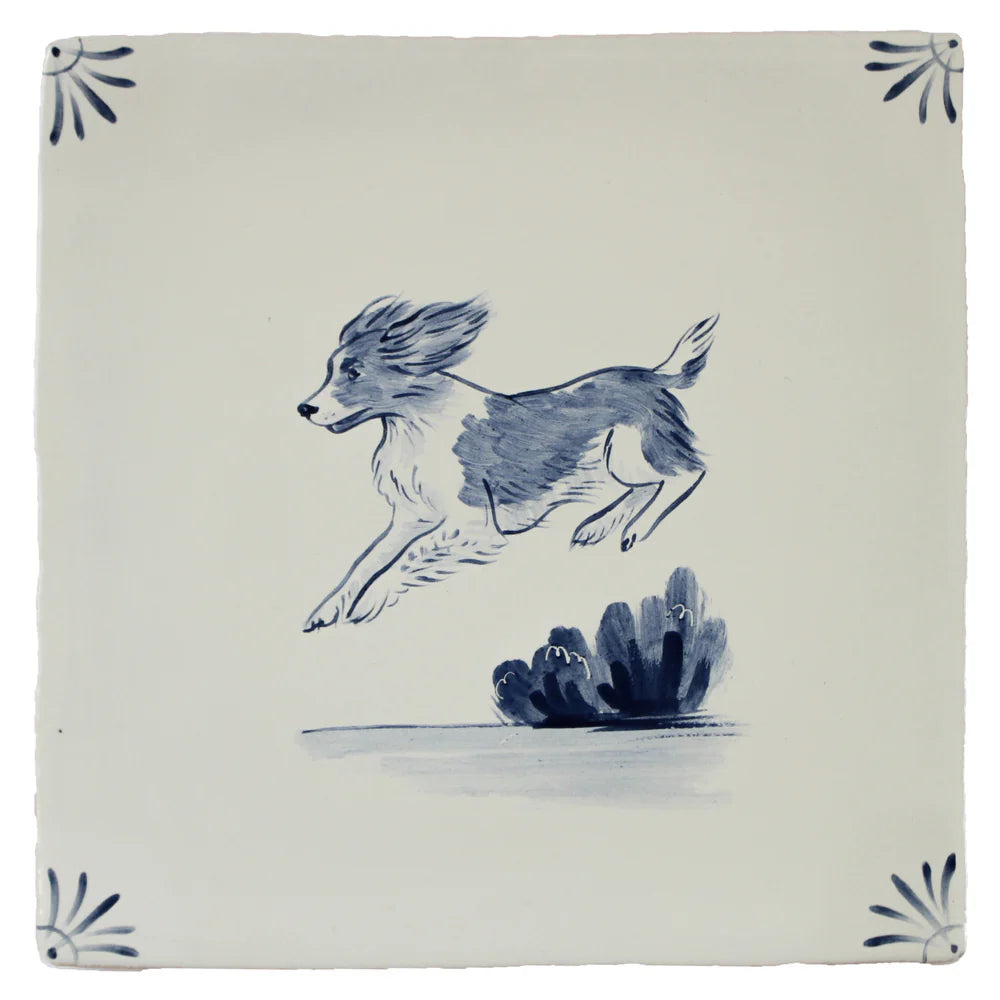 Cotswold Delft Jumping Spaniel 13x13cm