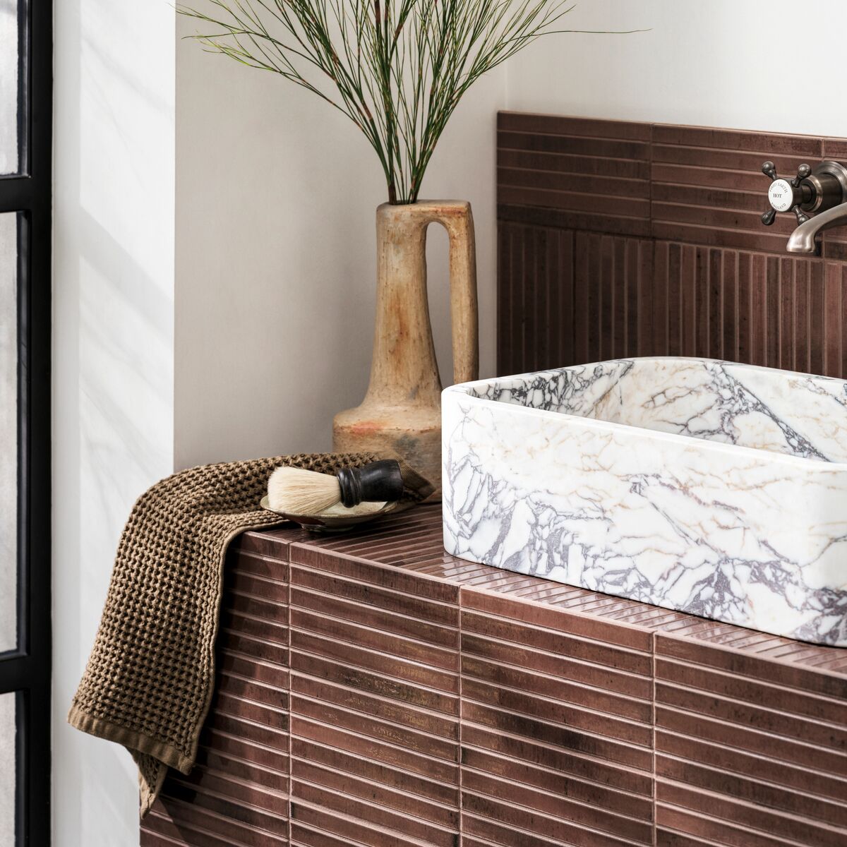 Ixworth Mulberry KitKat Bar 25x12.5cm