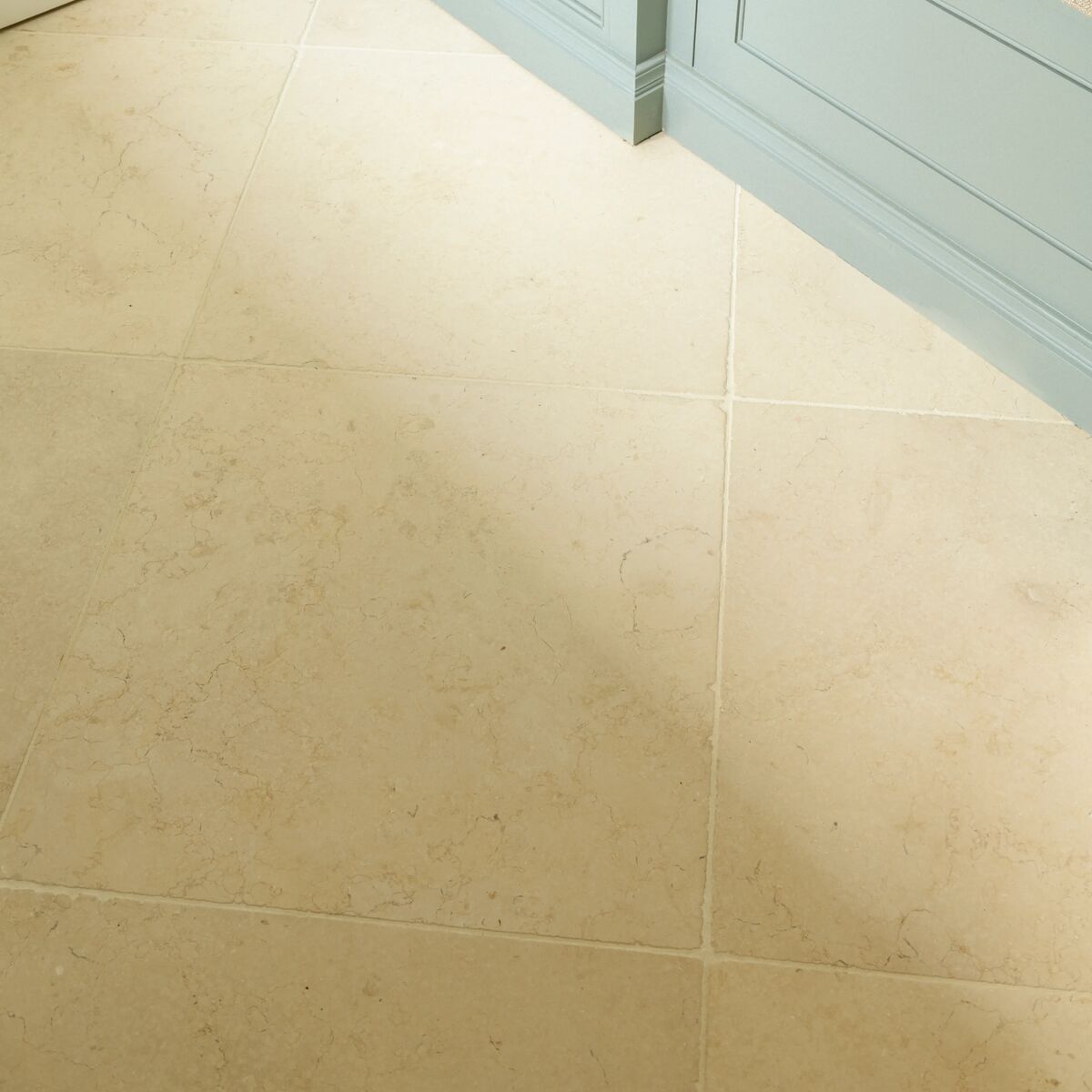 Temple Ezra Tumbled Limestone 60x60cm