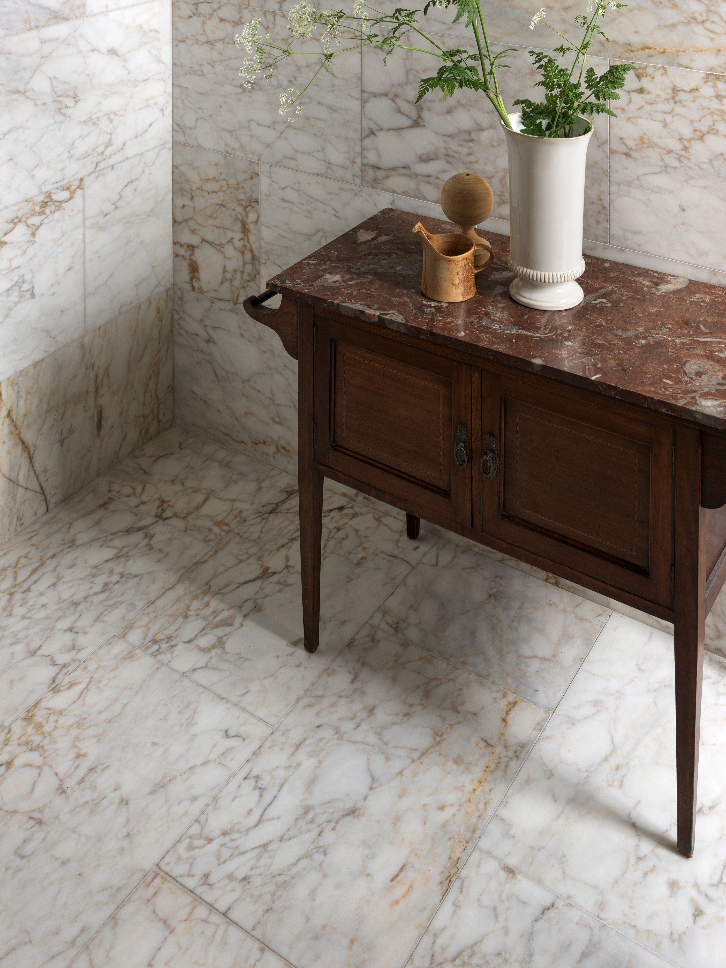 Ottoman Honed Marble 40.6x61cm