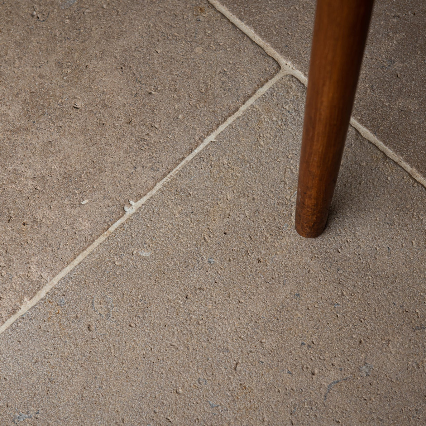 Ashen Pumice Seasoned Tumbled Limestone 50cmxRandom Length