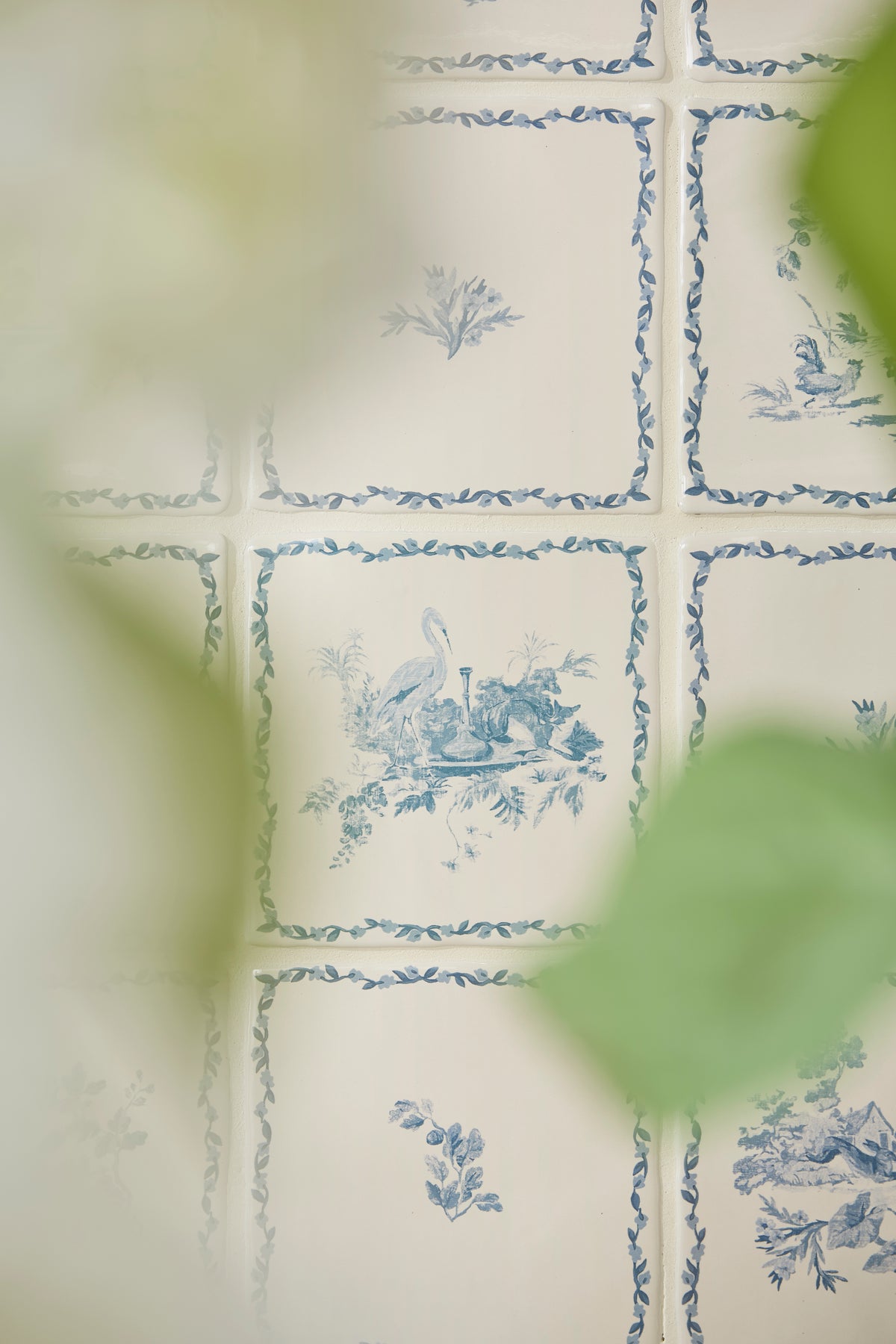 Aesop's Fables Pottery Blue Frame 13x13cm - Sanderson