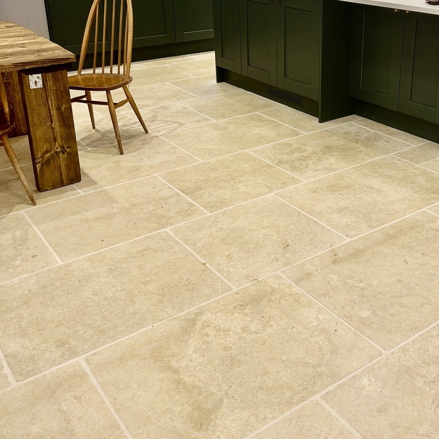 Chateau Ivory Tumbled Limestone 60cmxRandom Length
