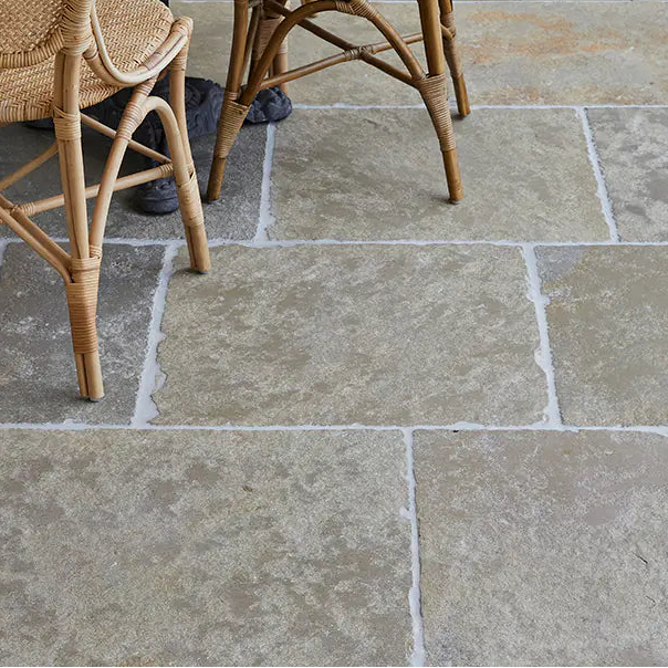 Trusloe Limestone Seasoned 56cmxRandomx2.2cm