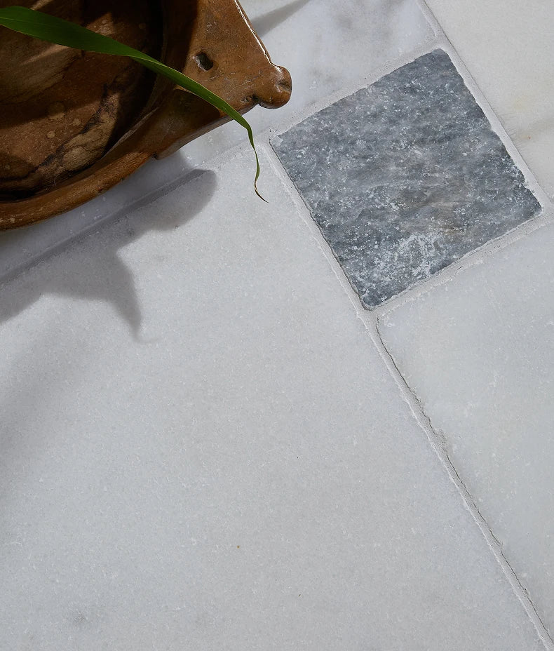 Long Island Tumbled Marble 61x61cm