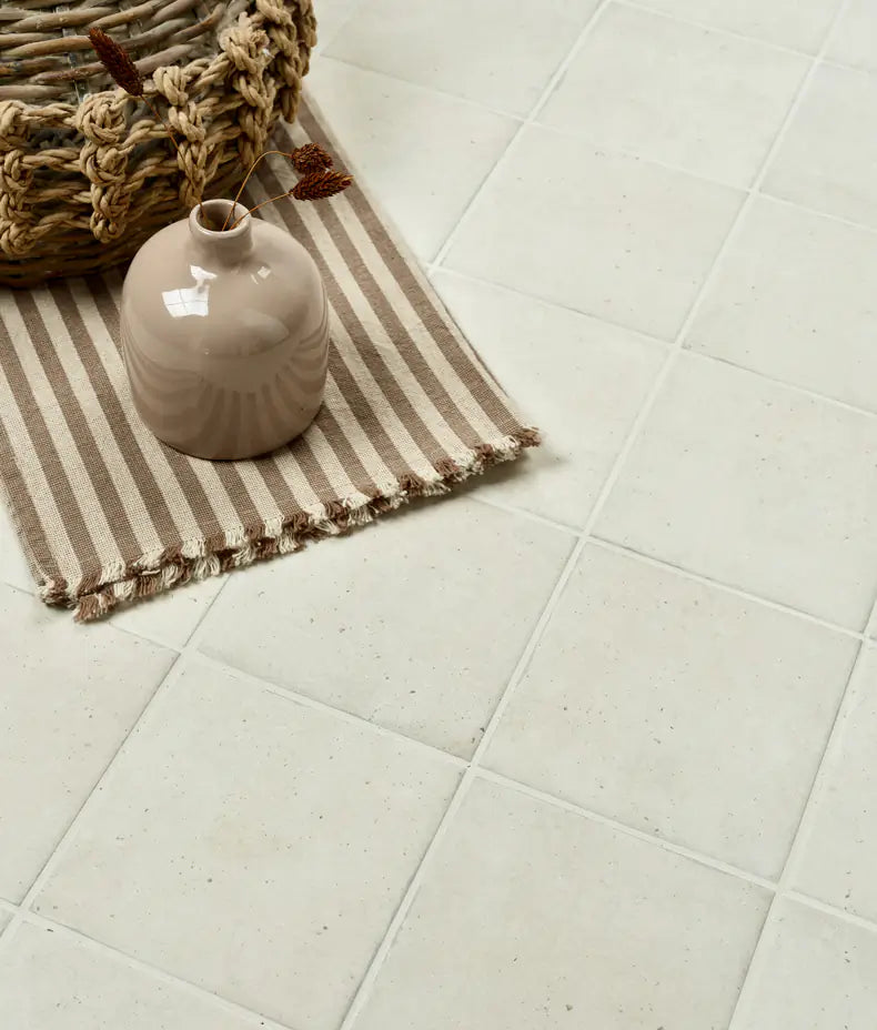 Menara White Matt 15x15cm