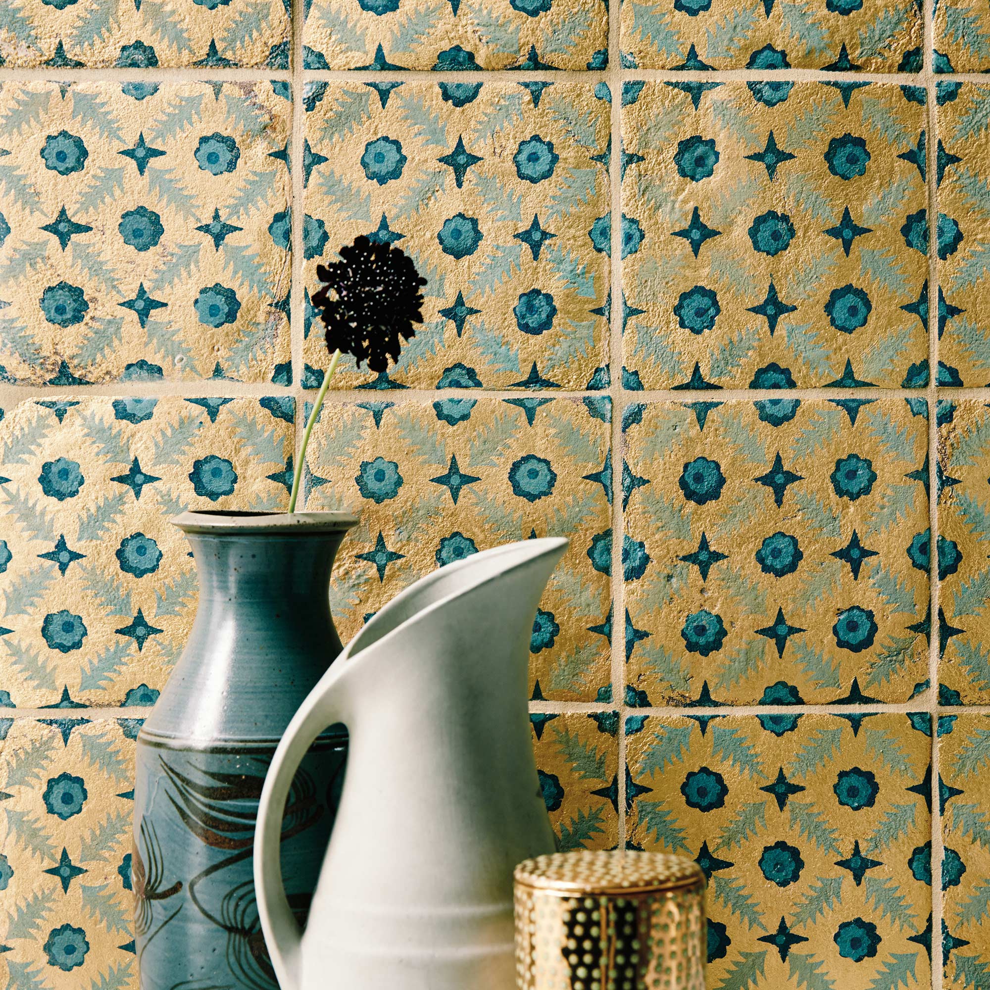 Neisha Crosland Atlas Gold Nile Pine Flower 17x17cm