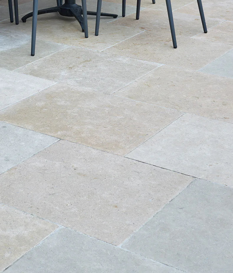 Wychwood Limestone Tumbled and Etched Finish 60xRandomx2cm