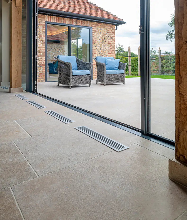 Wychwood Limestone Tumbled and Etched Finish 60xRandomx2cm